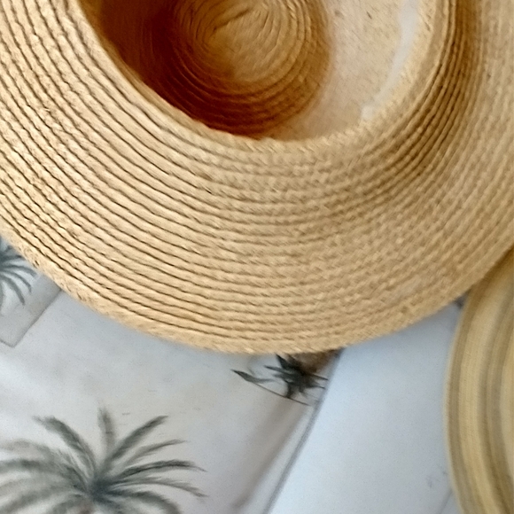 Ann Taylor Wide Brim Hat Straw Weaved Design - Picture 6 of 8